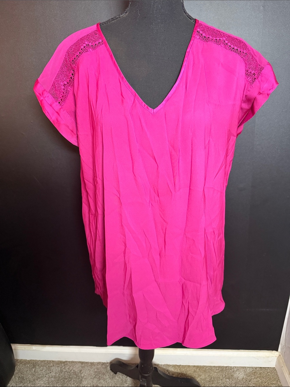 Express Bright Pink V-Neck Lace Shoulder Women's Top Size L